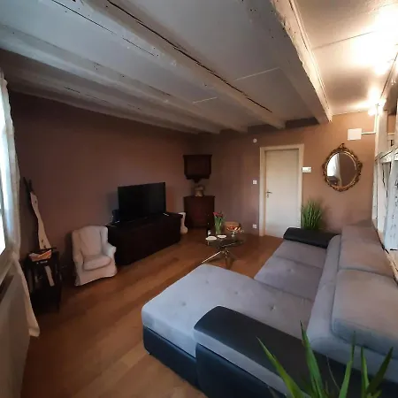 Dock 23 Apartment