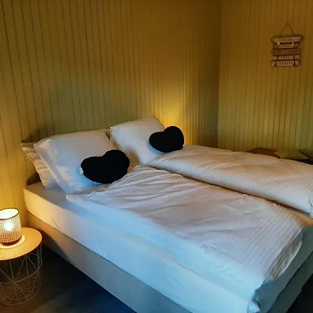 Dock 23 Apartment *
